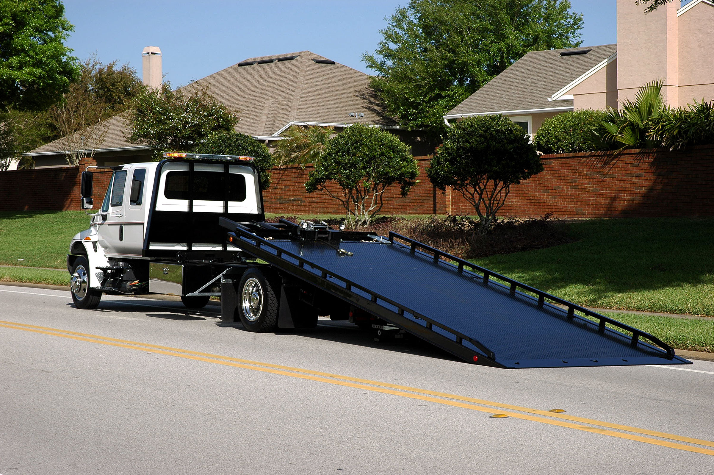Chevron 16 Series LCG™ Car Carrier