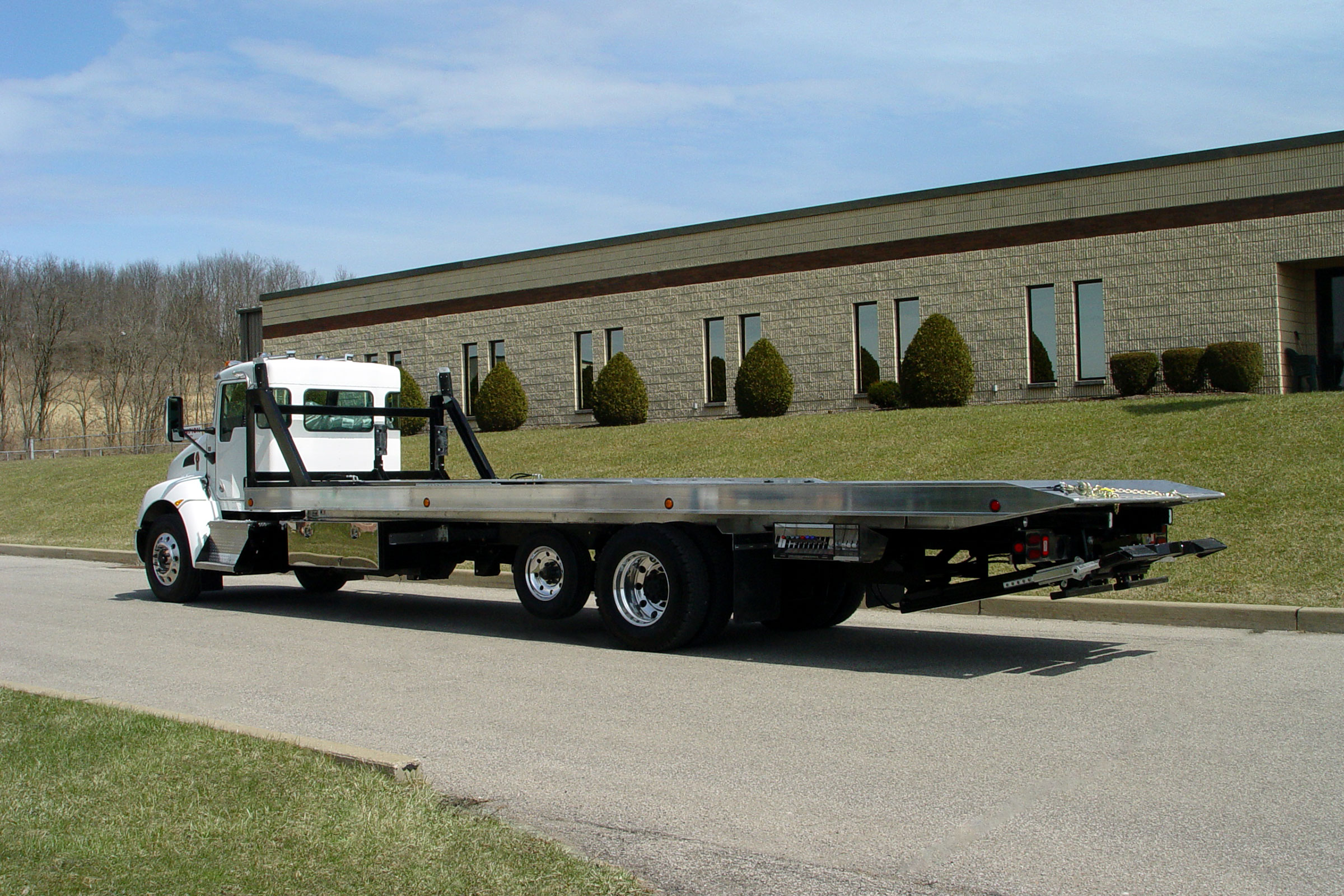 Vulcan 16 Series Multi-Deck LCG™ Car Carrier