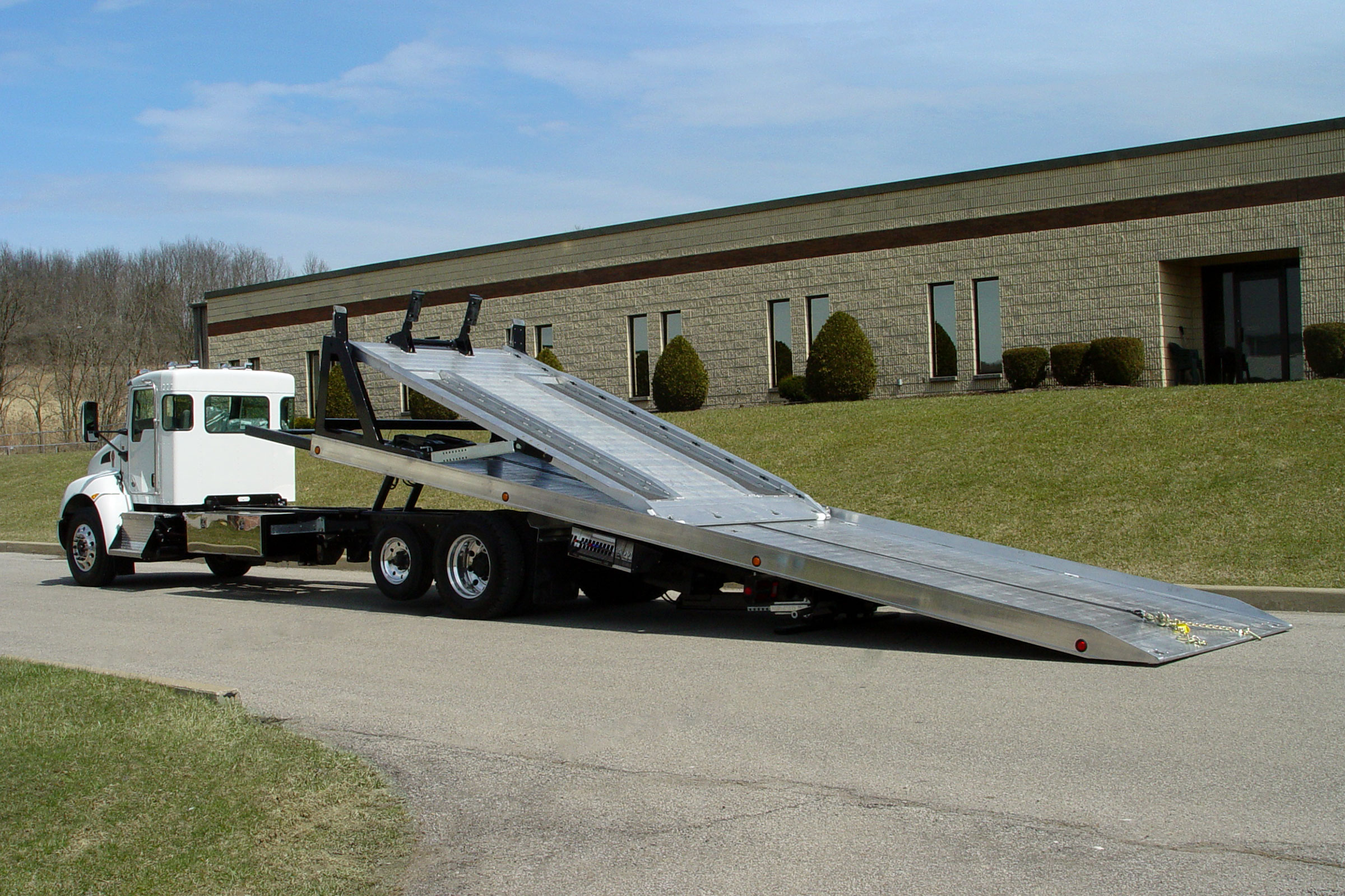 Chevron 16 Series Multi-Deck LCG™ Car Carrier
