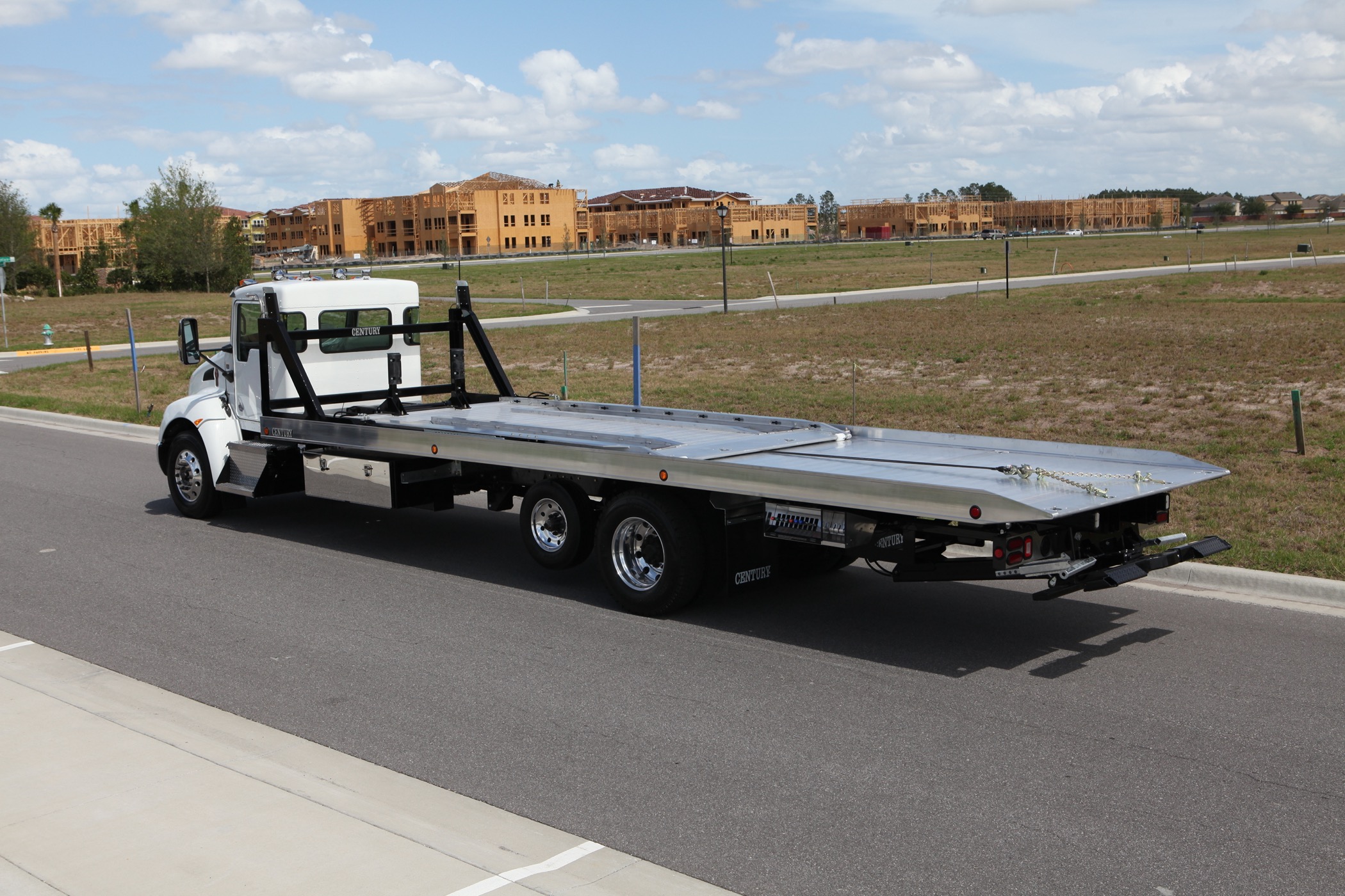 Century 16 Series Multi-Deck LCG™ Car Carrier