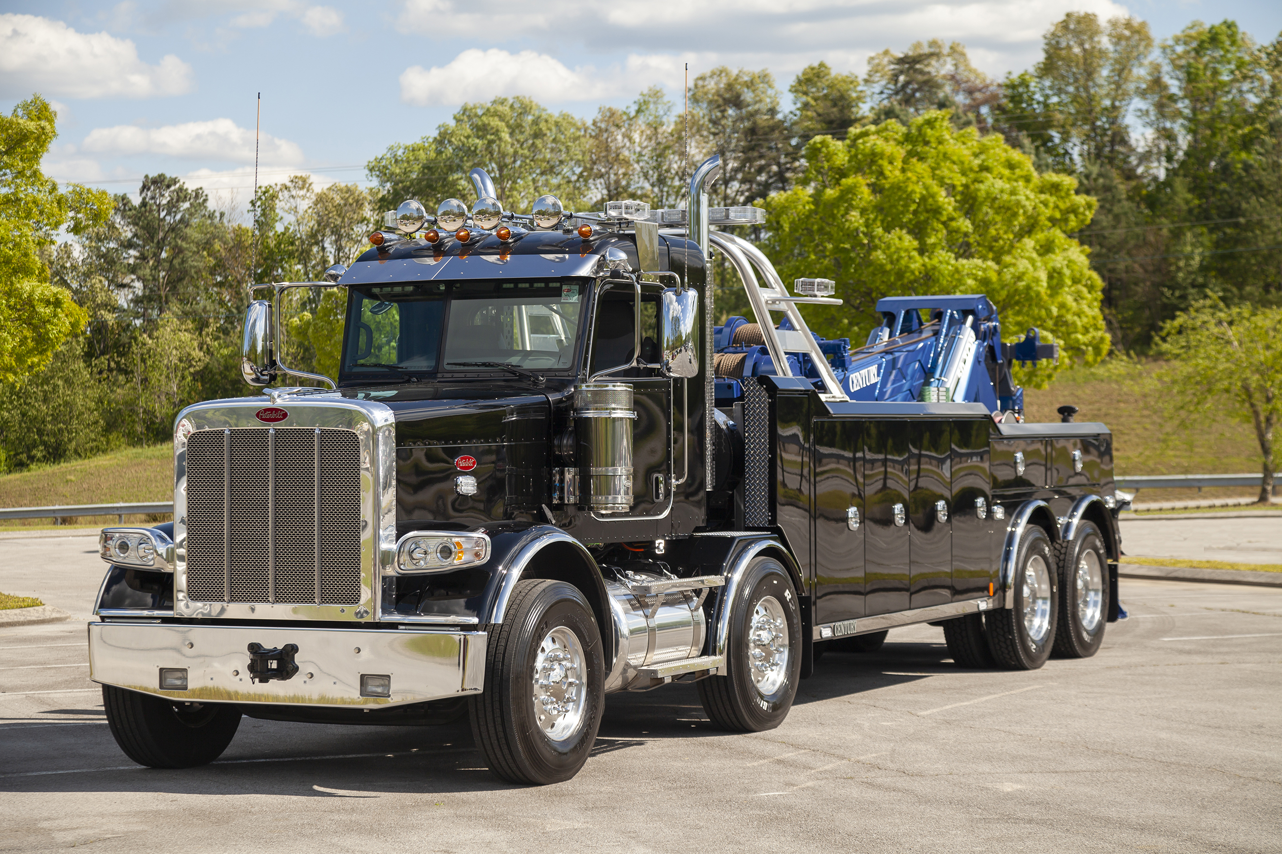 Century 9055XL on a Peterbilt 389 tandem steer chassis front