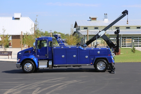 Vulcan V-30 Medium-Duty Wrecker