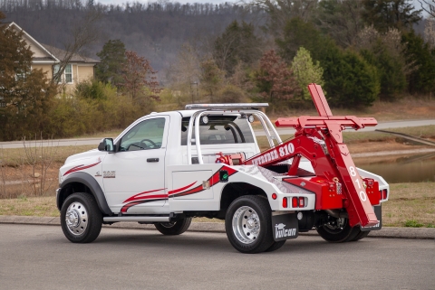 white and red vulcan 810 wrecker