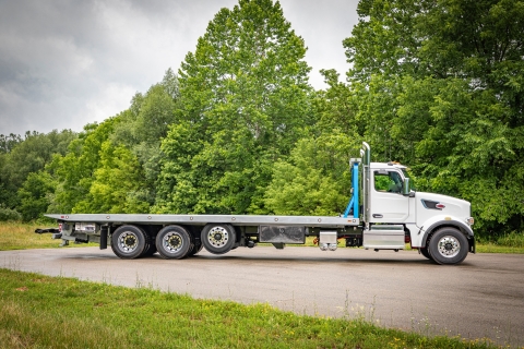 Side view of a Vulcan 40-Series LCG industrial carrier.