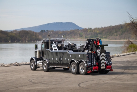 9055XL on a black peterbilt 389 chassis