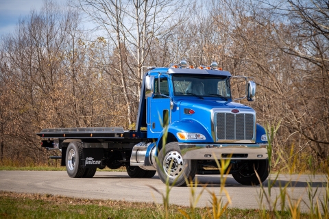 blue Vulcan 16 series lag on a Peterbilt 337 chassis front shot