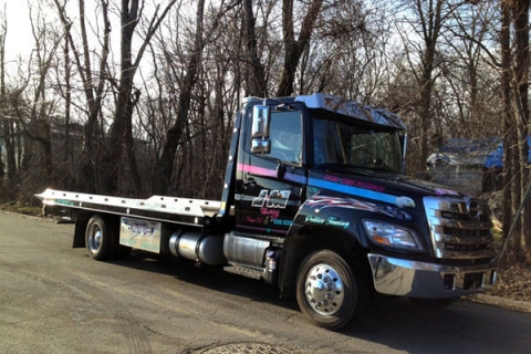 J&M Towing