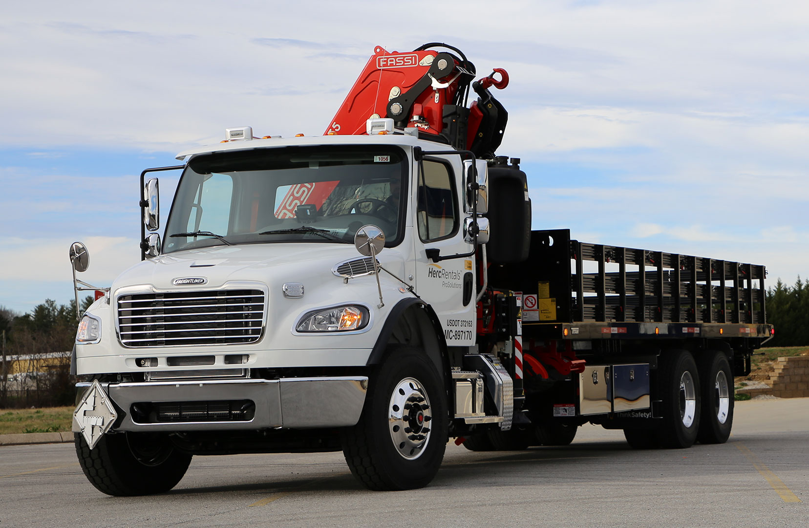 Crane-Boom Stake Bed Unit Titan, rental