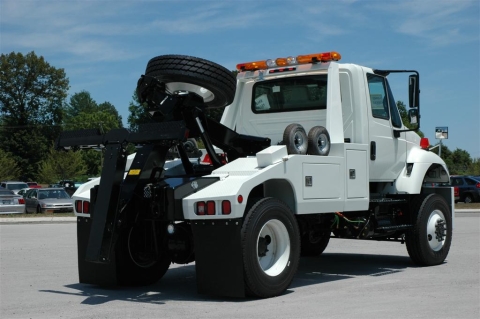 Image of the 806M wrecker in white from the rear