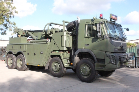 Passenger side front view of the Century 1140 rotator