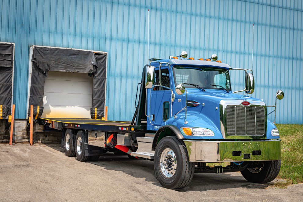 Folding Ramp Flatbed | Miller Industries