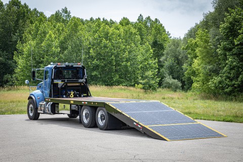 Titan FRF folding ramp flatbed with bed deployed