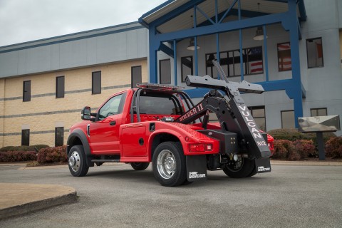 red vulcan 812 intruder wrecker with composite body on a ford f550 chassis