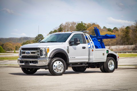 silver vulcan 812 on a ford f550 chassis